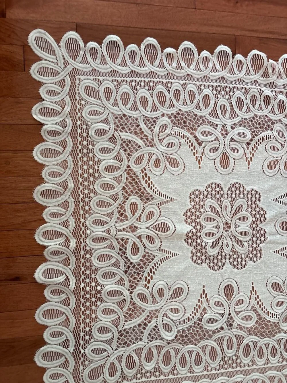 Elegant Floral Lace Tablecloth Cream Rectangular 35